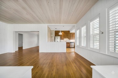 Breathtaking half acre on the Lake Worth municipal golf course - photo 11