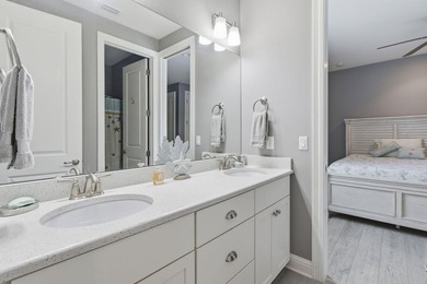 Priced $35k under recent appraisal! Welcome to 76 Oaktree Blvd - photo 18