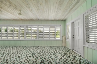Breathtaking half acre on the Lake Worth municipal golf course - photo 18
