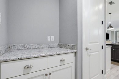 Priced $35k under recent appraisal! Welcome to 76 Oaktree Blvd - photo 27