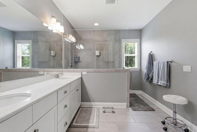Priced $35k under recent appraisal! Welcome to 76 Oaktree Blvd - photo 33