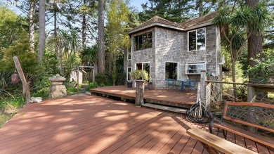 Just south of Port Orford, this exceptional 15-acre ocean-view - photo 1