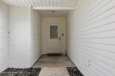 Beautiful and move-in ready 3 bedroom 2 bath brick home in Ocean - photo 3
