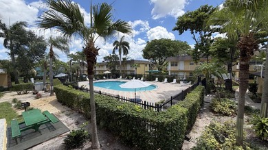 Welcome to this stunning, bright, and cozy 2nd floor condo! This - photo 11