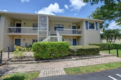 Lake Condo For Sale in Boynton Beach, Florida