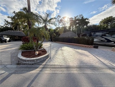 An exceptional opportunity to create your own private retreat in - photo 1