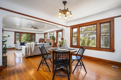 Don't miss this rare chance: two lovely homes on a generous 7 - photo 21