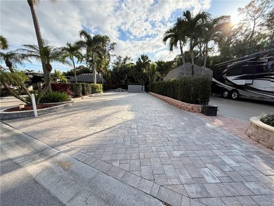 An exceptional opportunity to create your own private retreat in - photo 2