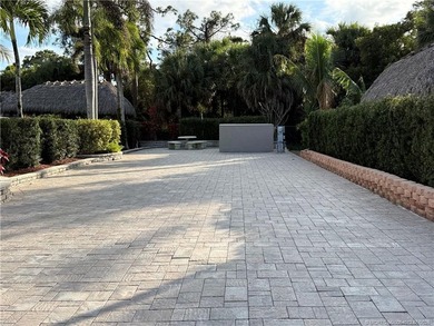 An exceptional opportunity to create your own private retreat in - photo 3