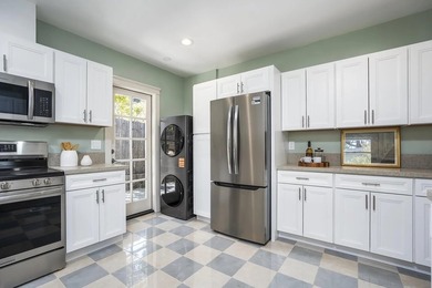 Don't miss this rare chance: two lovely homes on a generous 7 - photo 24