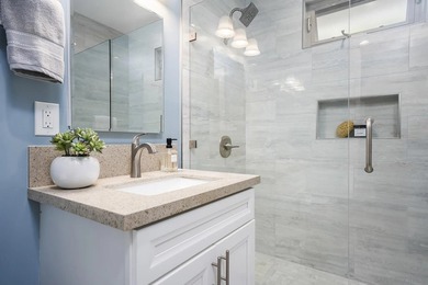 Don't miss this rare chance: two lovely homes on a generous 7 - photo 33