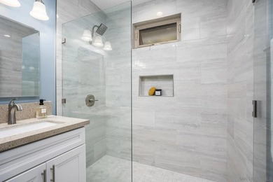 Don't miss this rare chance: two lovely homes on a generous 7 - photo 35