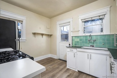 Don't miss this rare chance: two lovely homes on a generous 7 - photo 46