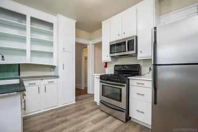 Don't miss this rare chance: two lovely homes on a generous 7 - photo 47