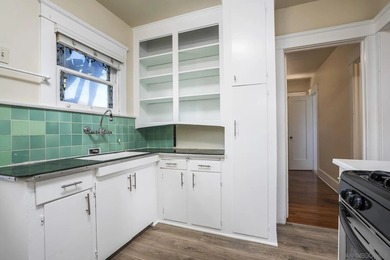 Don't miss this rare chance: two lovely homes on a generous 7 - photo 48
