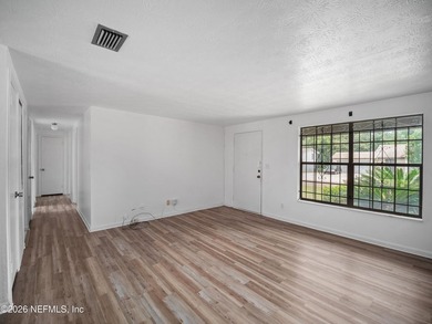 Opportunity awaits at this adorable, solid all-brick ranch pool - photo 6