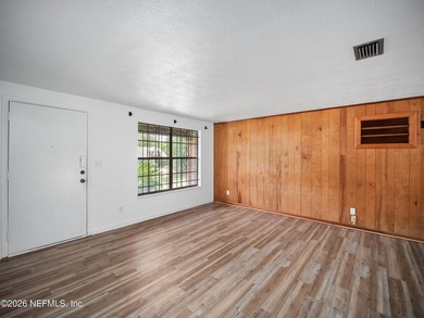 Opportunity awaits at this adorable, solid all-brick ranch pool - photo 8