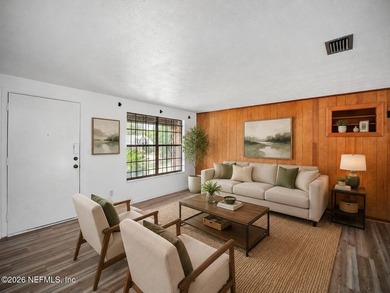 Opportunity awaits at this adorable, solid all-brick ranch pool - photo 9