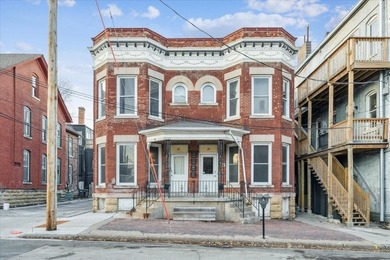 Mississippi River  - Clayton County Townhome/Townhouse For Sale in Dubuque Iowa