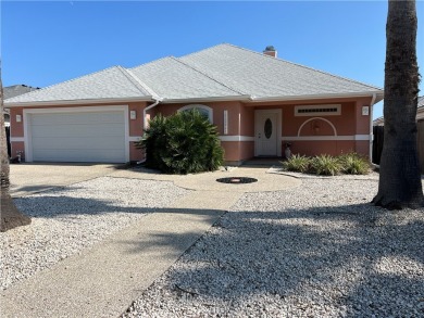 Gorgeous waterfront home with 4 spacious bedrooms and 3 1/2 - Lake Home For Sale in Corpus Christi, Texas