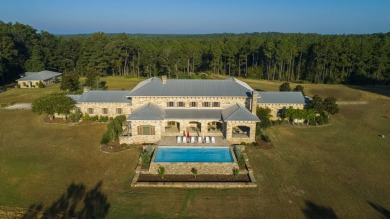 This remarkable property offers a perfect blend of luxurious - photo 2