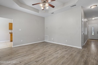 Cute as a button! Move-in ready 3 bed, 2 bath home close to - photo 8