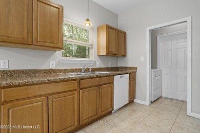 Cute as a button! Move-in ready 3 bed, 2 bath home close to - photo 10
