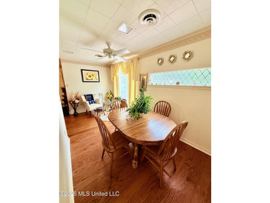 Get a glimpse of this beautiful 4 bedroom, 2.5 bath residence - photo 8