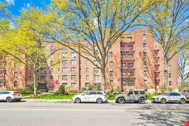 Large 1-Bedroom Co-op in Prime North Flushing Location, Spacious - photo 15