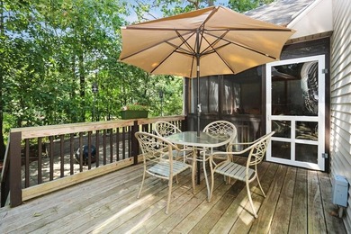 This stunning 3 bed, 2.5 bath house is an exceptional property - photo 25