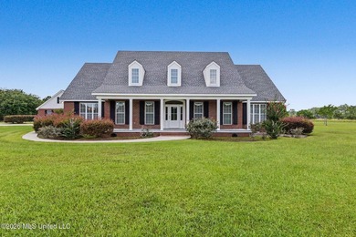 Classic Acadian architecture, timeless design, and nearly 13 - photo 2