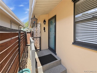 Welcome to waterfront living in the heart of Homosassa! Located - photo 4