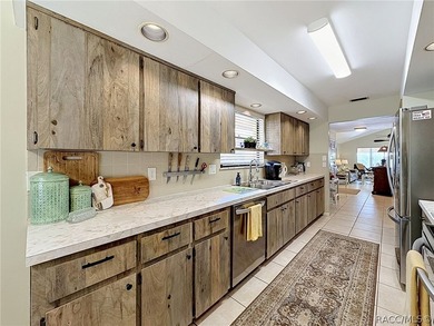 Welcome to waterfront living in the heart of Homosassa! Located - photo 8