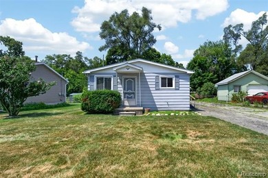 Great Opportunity in Keego Harbor! Don't miss this unique - photo 2