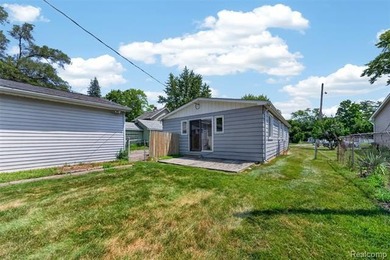 Great Opportunity in Keego Harbor! Don't miss this unique - photo 5