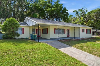 Little Lake Henderson Home For Sale in Inverness Florida