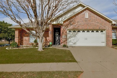 Lake Granbury Townhome/Townhouse Active Under Contract in Granbury Texas
