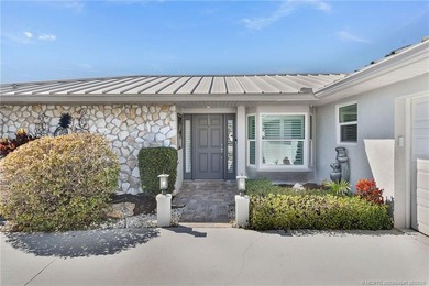 Beautiful updated CBS 2 Bedroom, 2 Bathroom 1671 Sq Ft, Golf - photo 2