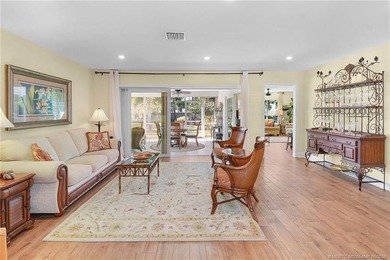 Beautiful updated CBS 2 Bedroom, 2 Bathroom 1671 Sq Ft, Golf - photo 4
