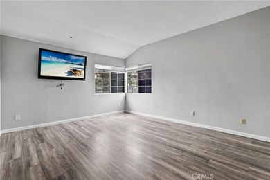 Charming 3-bedroom, 2.5-bath home in a prime Santa Ana location - photo 18