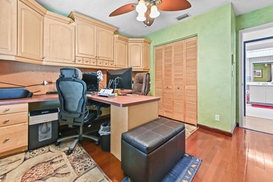 Welcome to a vibrant Lake Charleston pool home that blends - photo 18