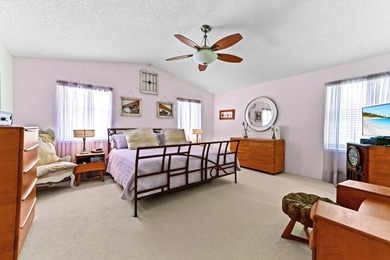 Welcome to a vibrant Lake Charleston pool home that blends - photo 19