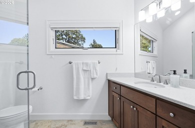Wake up to breathtaking lake views and experience the best of - photo 19