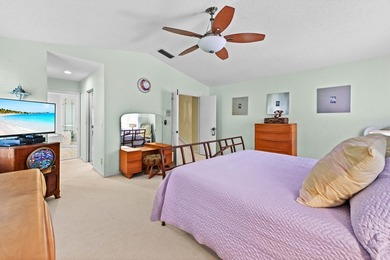 Welcome to a vibrant Lake Charleston pool home that blends - photo 20