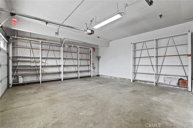 Charming 3-bedroom, 2.5-bath home in a prime Santa Ana location - photo 32