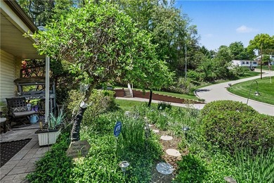 Beautifully maintained 3-bedroom, 3-bath home MUCH LARGER THAN - photo 3