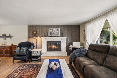 Beautifully maintained 3-bedroom, 3-bath home MUCH LARGER THAN - photo 7