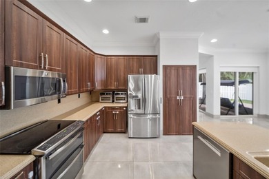 Beautiful 4-bedroom, 2.5-bath two-story single-family home - photo 6