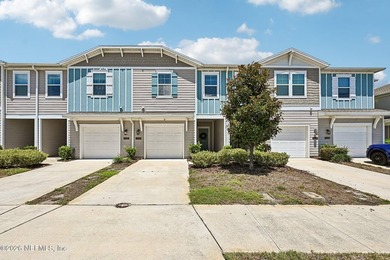 Move right into this beautifully maintained, one-owner townhome - photo 1