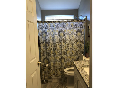 Beautifully updated & well maintained 3-bdrm, 2-bath home on a - photo 21